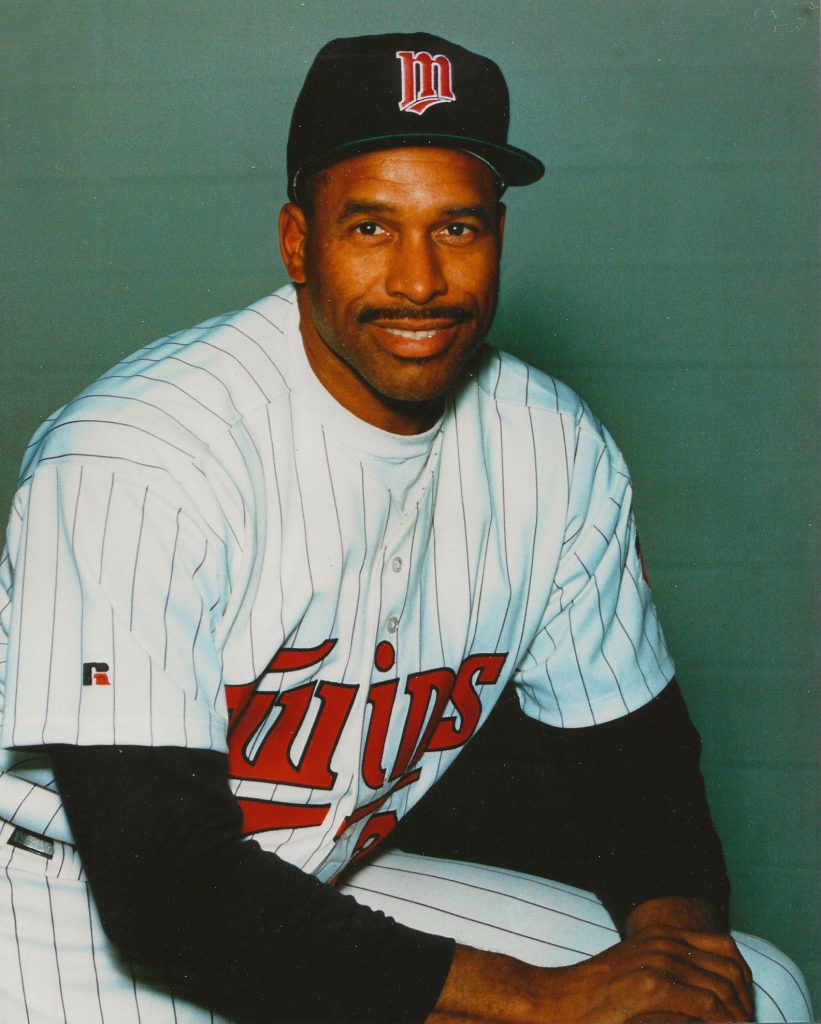 Baseball Player Dave Winfield Accidentally Kills Seagull, Raises Funds for  Family - BVM Sports